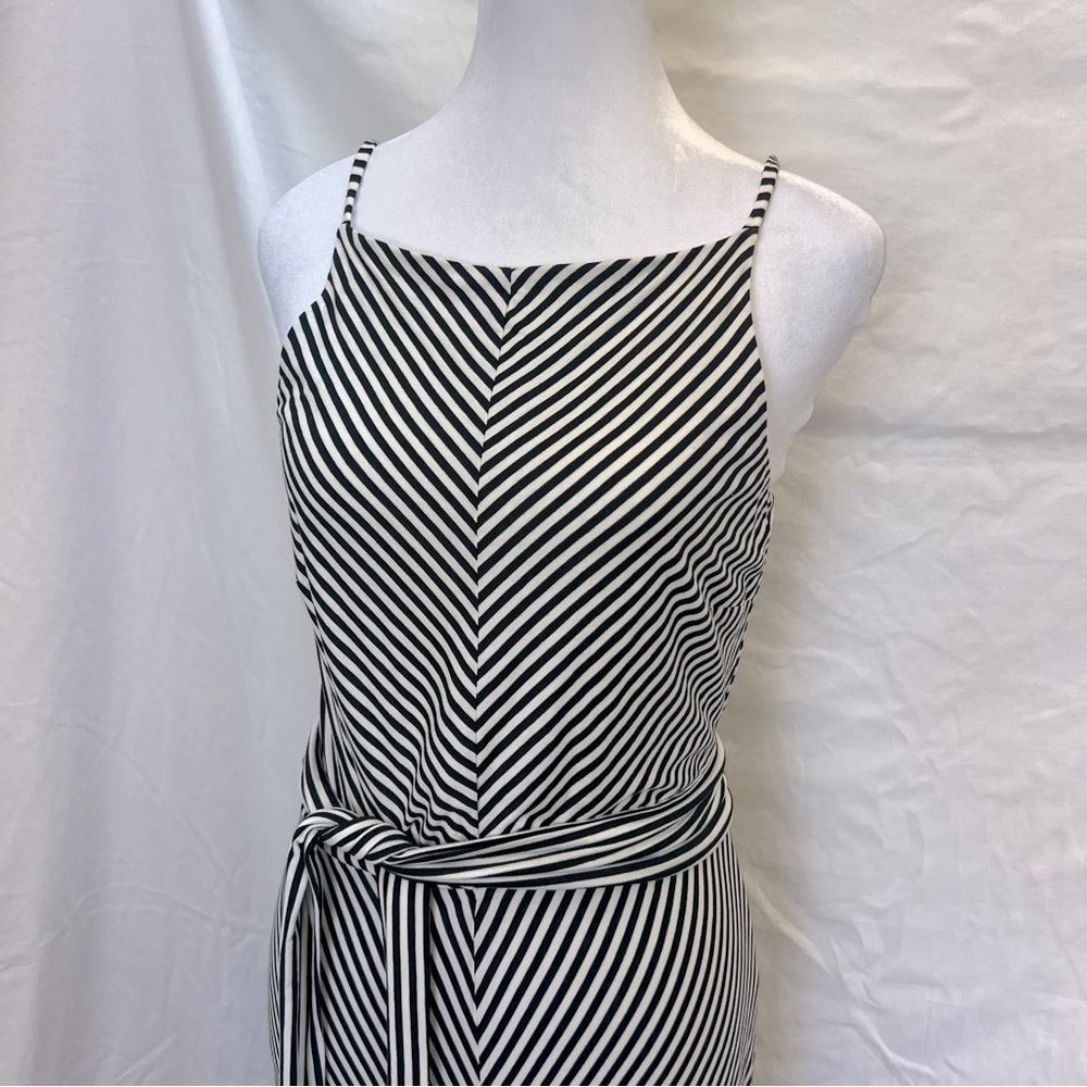 NWT Ann Taylor black and white striped dress with open back and wrap belt. - Picture 10 of 11